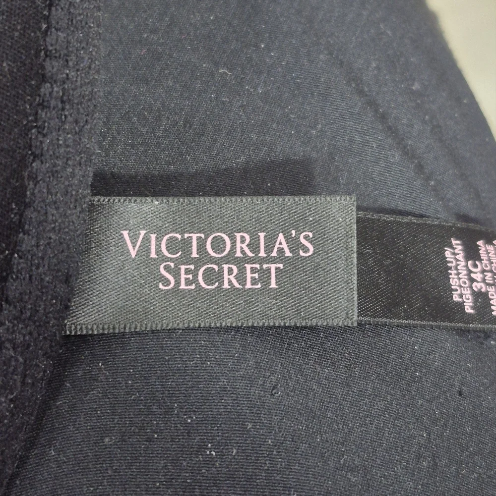 34C Victoria's Secret Push‎ Up Front Close UW Bra with Eyelash Lace Black